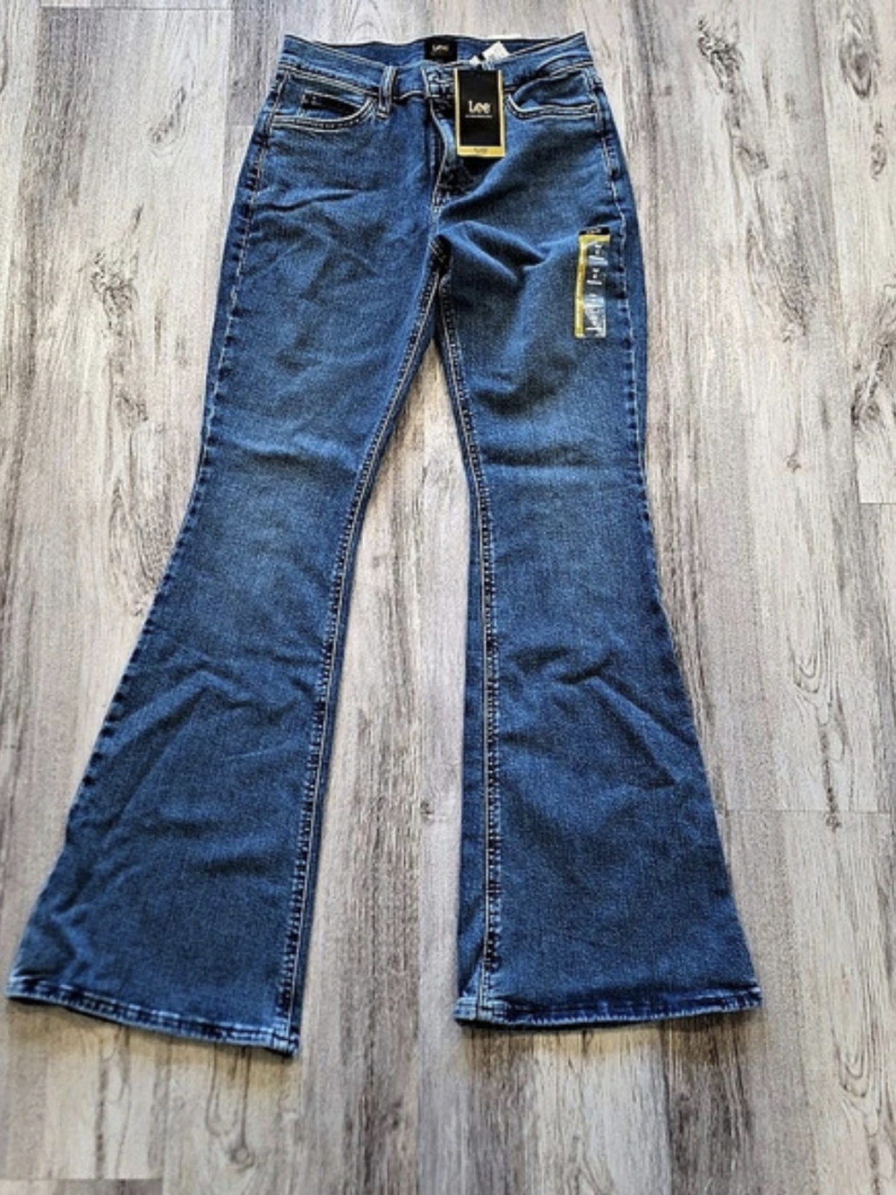 Lee Legendary Flare Jeans Women's 6 Medium Mid Rise Stretch Retro Wash NWT